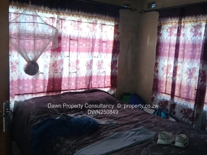 Glen Norah B House For Sale