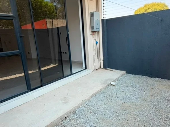 3 Bedroom Flat & Apartment