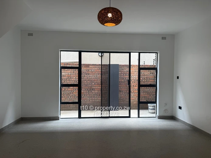 Townhouse to rent in Avondale 