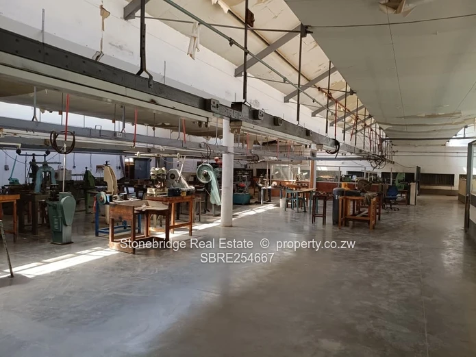 Commercial Property in Belmont To Rent