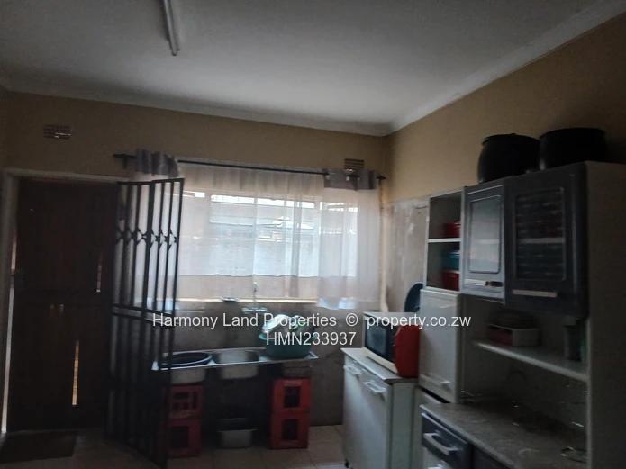 3 bedroomed house for sale in Damofalls Phase 2