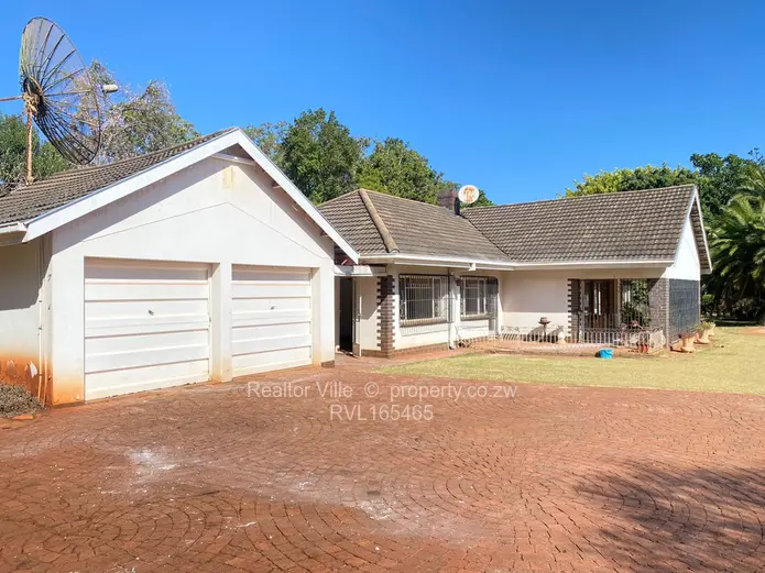 Commercial property to let in Arundel