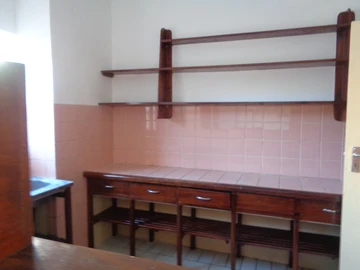 2 Bedroom Flat & Apartment