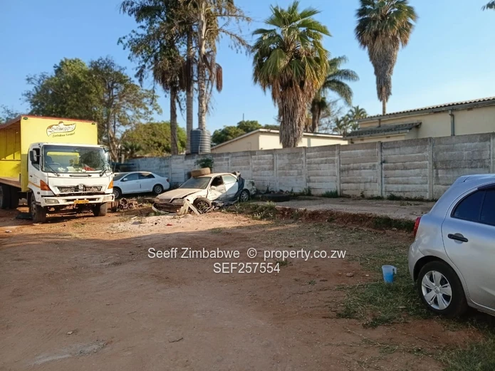 Walled Workshop & Warehouse 2325m² — Chinhoyi, Good ZESA (Sole Mandate)