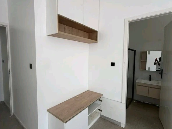 2 Bedroom Flat & Apartment