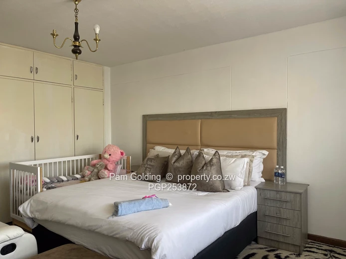 2 Bedroom Flat/Apartment To Rent In Avenues (Sole Mandate)