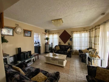 5 Bedroom House