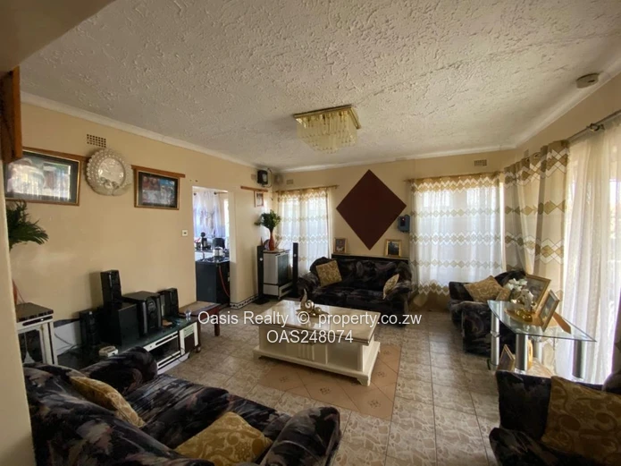 5 bed family home in Tynwald North