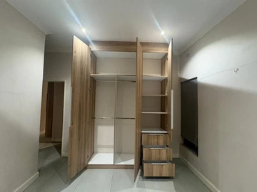 3 Bedroom Flat & Apartment