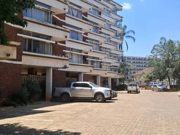 2 Bedroom Flat & Apartment