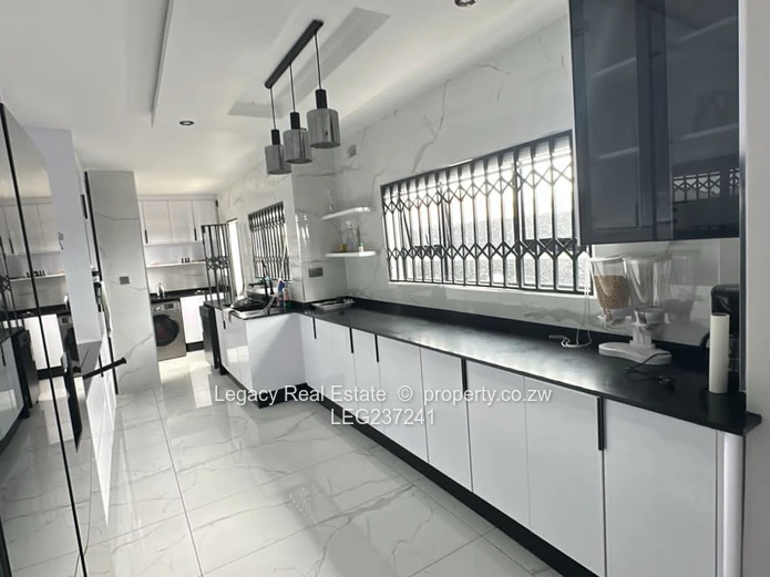 Luxury Family Residence With Solar Backup,Secure and Spacious Home with Borehole – Ruwa