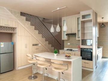 3 Bedroom Flat & Apartment