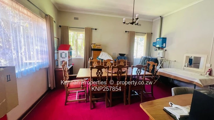Golden Oldie Family home with Cottage (Sole Mandate)