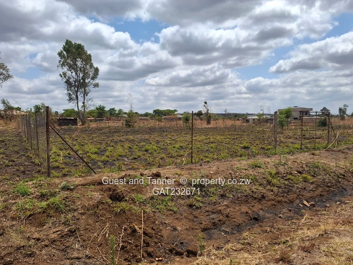 1,000m² Stand for Sale in Crowhill