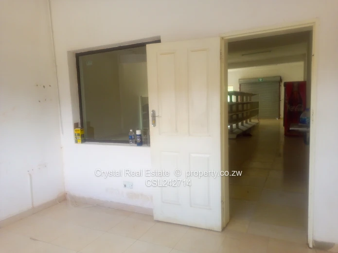 Bluffhill Shop Now Available  USD 1500 PER MONTH