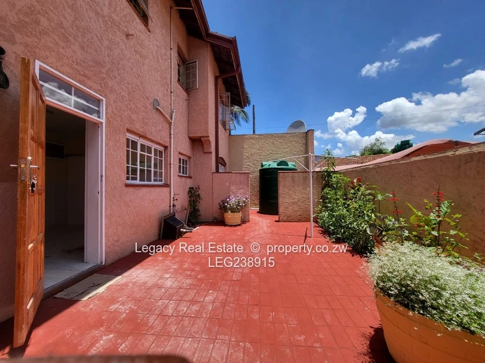 Executive 3-Bed Duplex to Let – Avenues