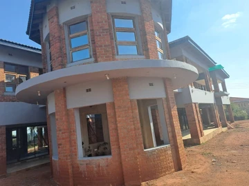 8 Bedroom House