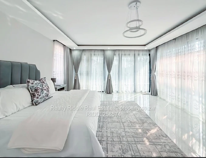 Stunning 6 bedrooms house in Mt Pleasant heights phase 1
