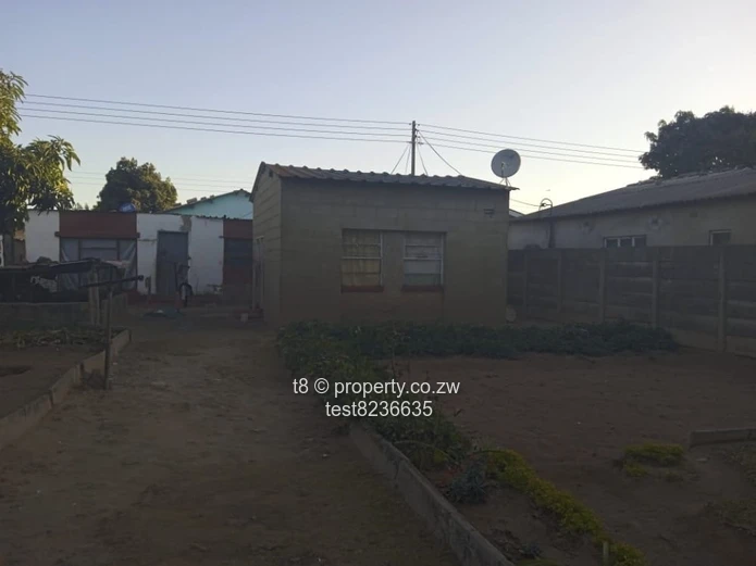 1-Bed Brick Home with Walled Yard & Garden - Zengeza (Sole Mandate)