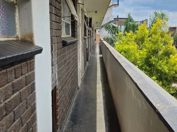 2 Bedroom Flat & Apartment