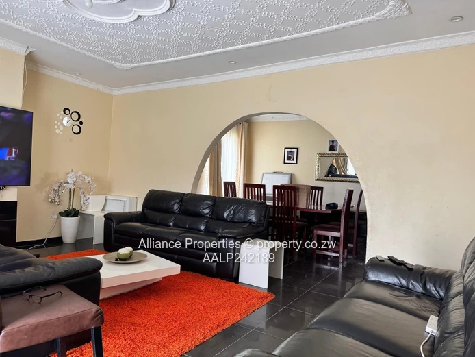 Modern 3-Bedroom Family Home for Sale in Mainway Meadows – Deeds Available