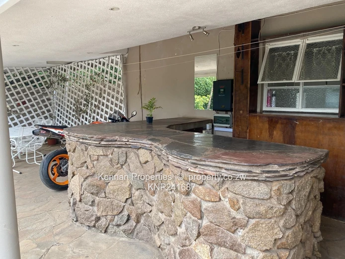 Exceptionally well maintained 3 bedroom home - Strathaven (Sole Mandate)