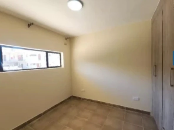 2 Bedroom Flat & Apartment