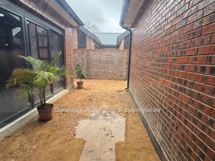 3 Bedroom Townhouse in Hillside For Sale