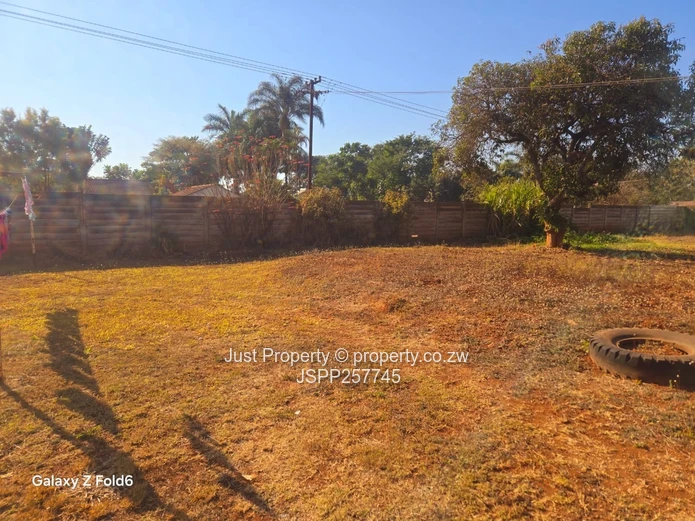 2-Bed Cottage with Expansive Yard on 2,153 m² — Mabelreign 