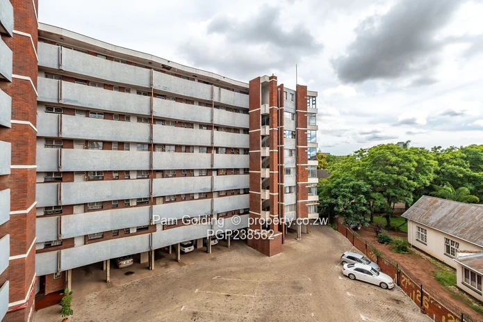 Neat Apartment in a Secure Block (Sole Mandate)