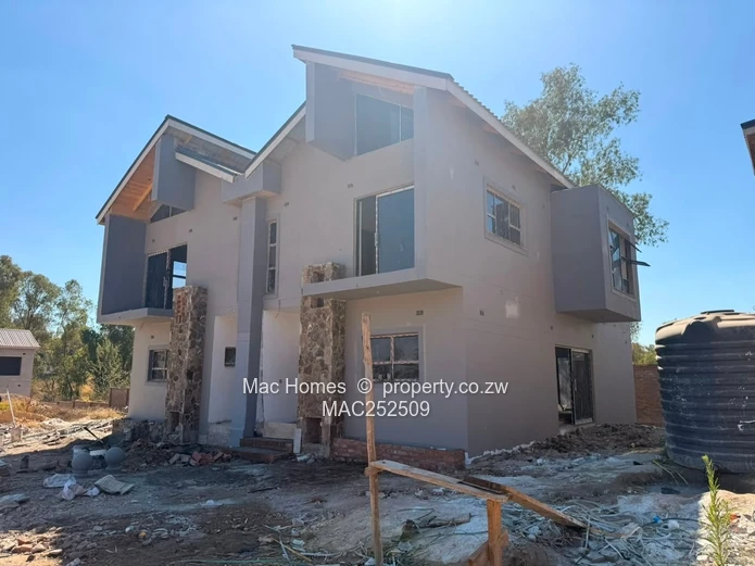 Stunning Logan Park Semi-Detached Duplex