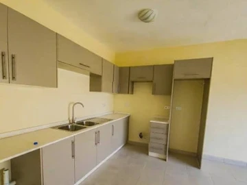 2 Bedroom Flat & Apartment
