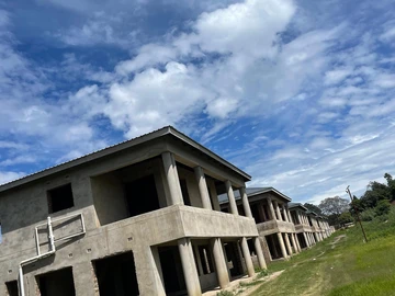 2 Bedroom Flat & Apartment