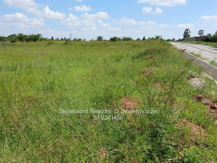 Nyabira Residential Stands, Luna 