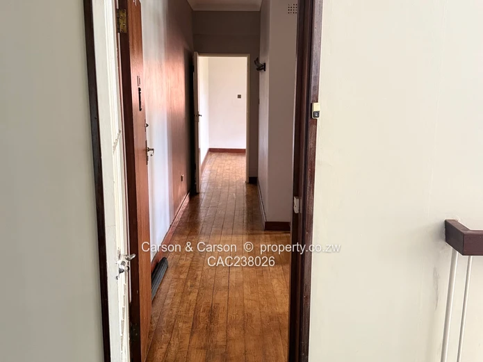 Upper Aves. Elegant 3 Bed. Apart.