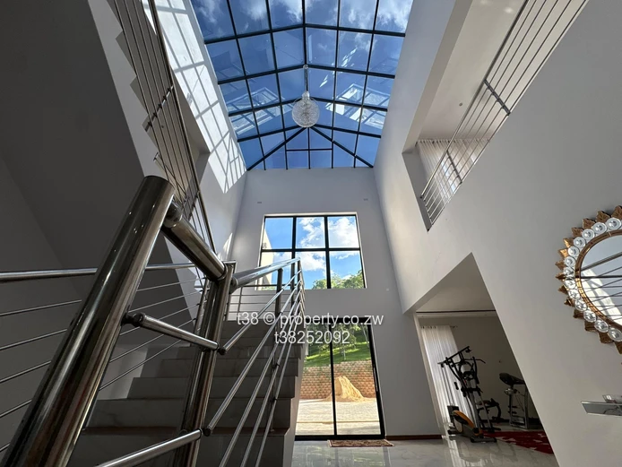 Luxury 5-Bed Umwinsidale: Pool, Terrace, Walk-in Closet & Borehole