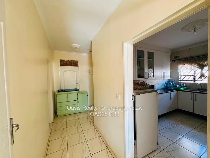 Springvale 5 Bed house For Sale 