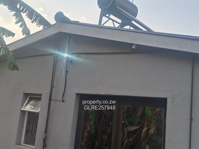 Spacious 5-Bed Home in Marlborough – Large Garden & Borehole