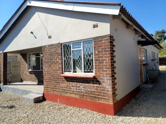 Mufakose house for sale  (Sole Mandate)