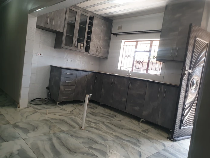Ruwa solomio 3 bed house to rent 