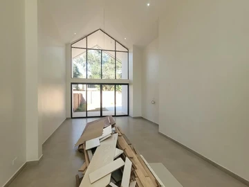 4 Bedroom Garden Flat