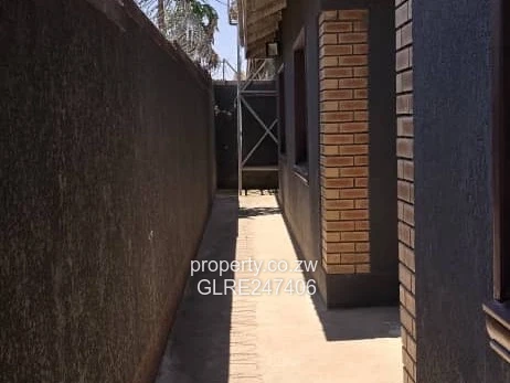 Renovated 4-Bed House in Damofalls with Borehole