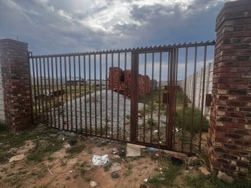 Commercial & Industrial Land