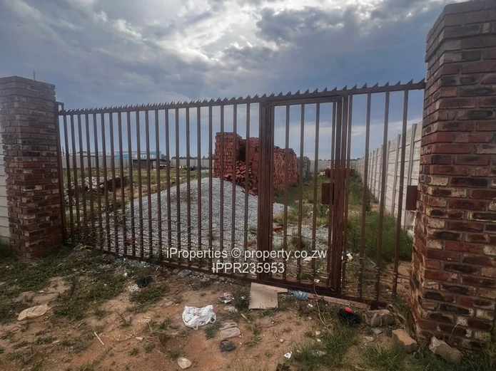 Gated 1877m² Industrial Lot — Prime Whitecliff Access