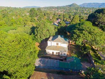 5 bedroomed home in Upper Mutare Avenues