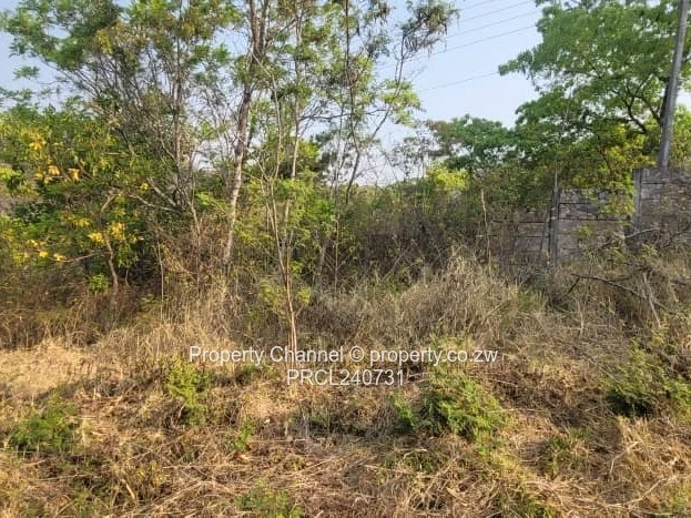 Residential Stand in Glen Lorne meauring 5118 sqm with Title Deeds 