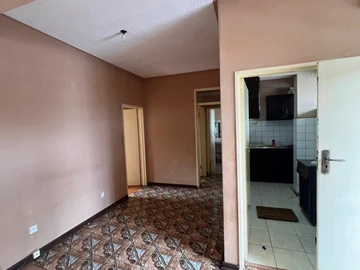 2 Bedroom Flat & Apartment