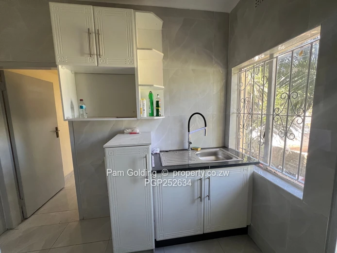 2 Bed Flat in Avondale