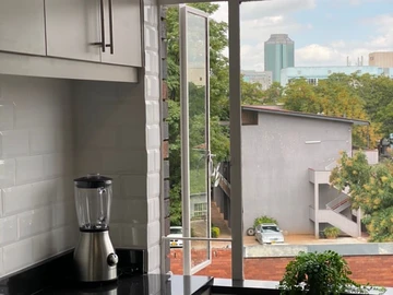 3 Bedroom Flat & Apartment