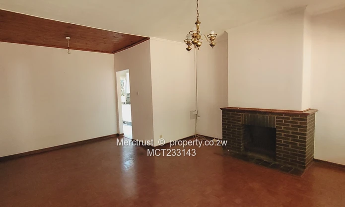 Neat simplex garden flat (Sole Mandate)